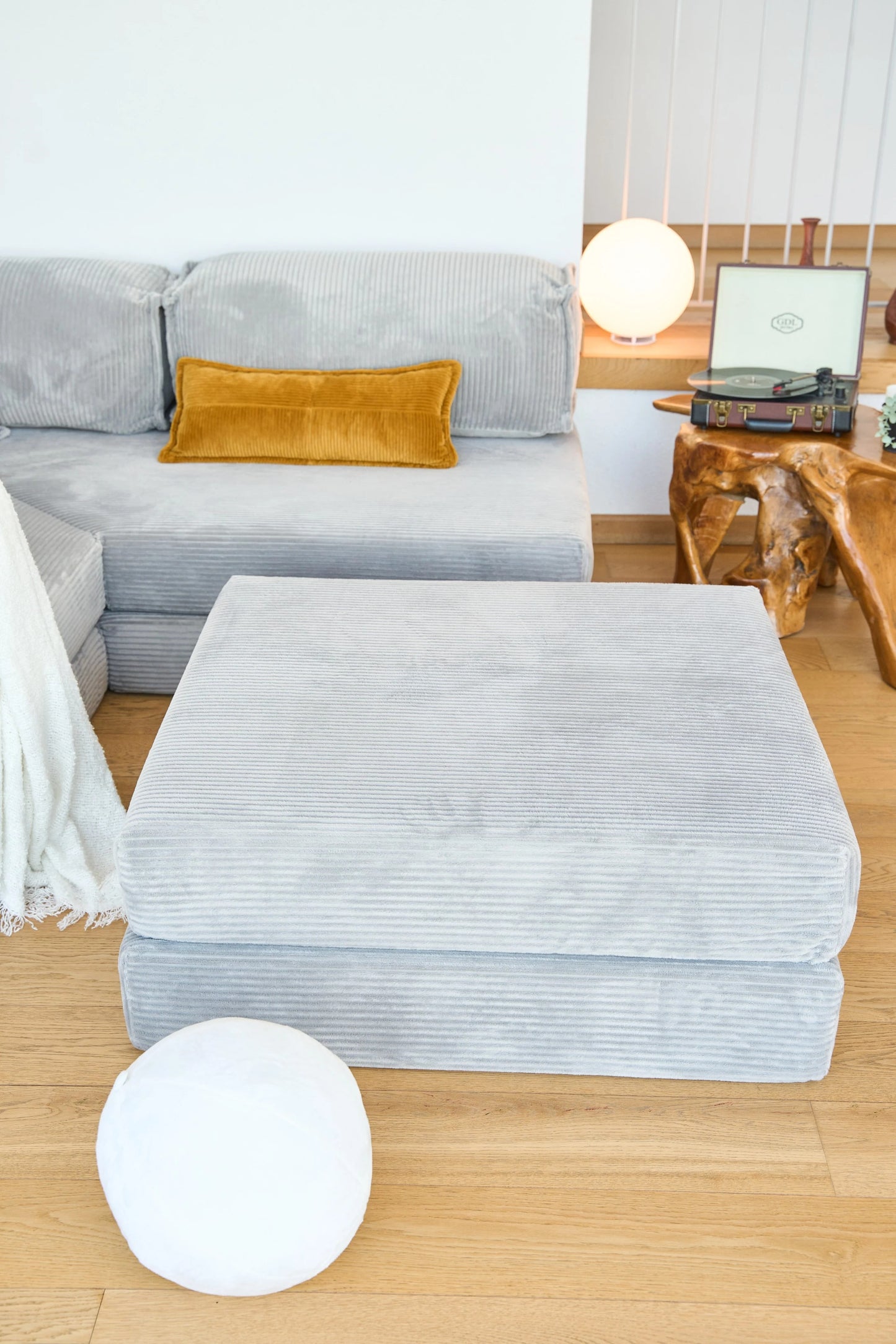 Pluffy Canyon Silver Grey